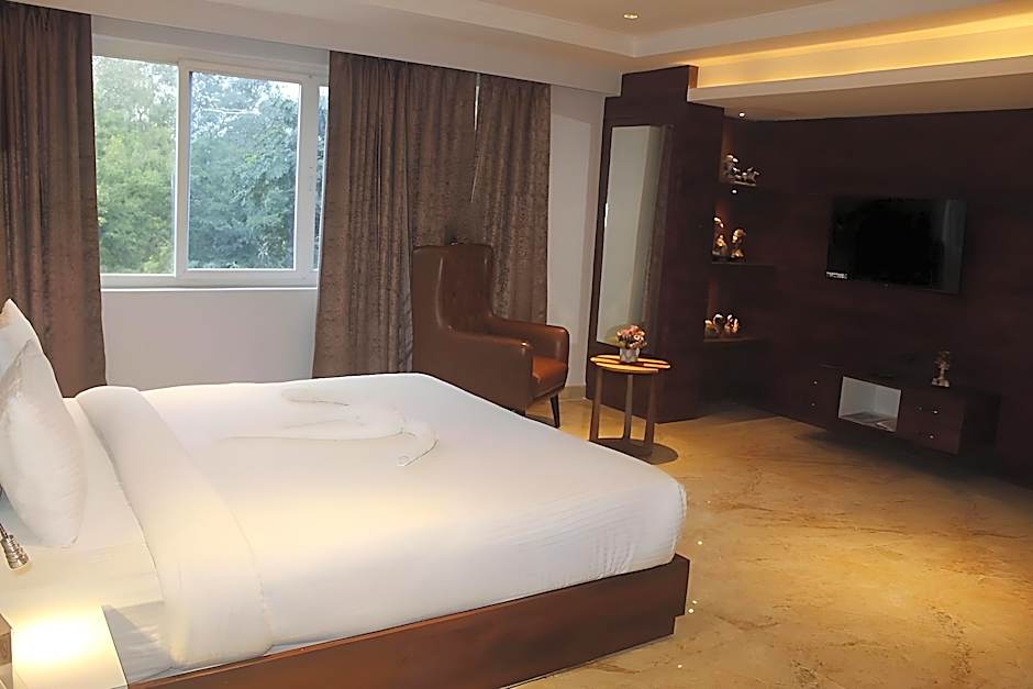LUXUS INN DHANBAD
