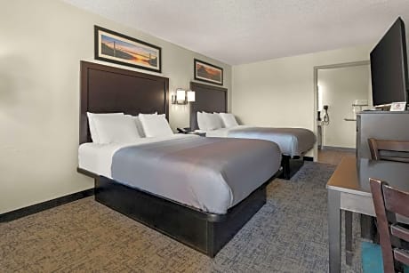 2 Queen Beds, Nonsmoking, Accessible
