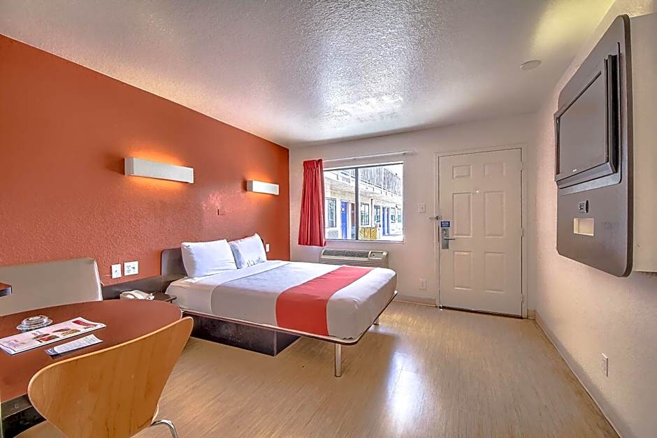 Motel 6 San Antonio, Tx Six Flags Fiesta TX - La Cantera Area