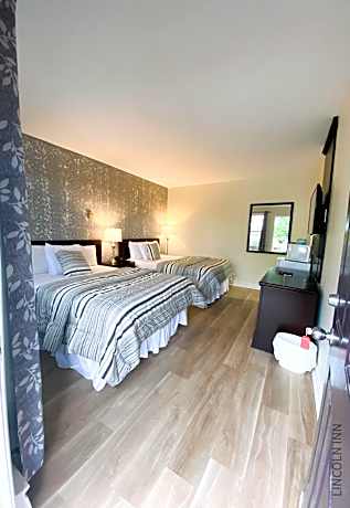 Double Room with Two Double Beds - Non-Smoking