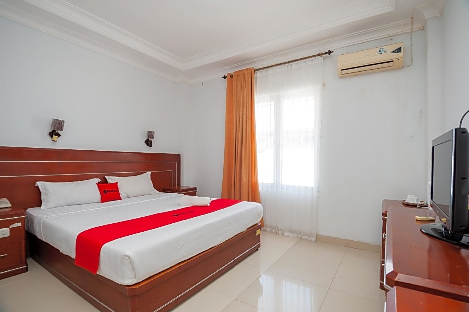 RedDoorz Syariah near RS Yos Sudarso Padang