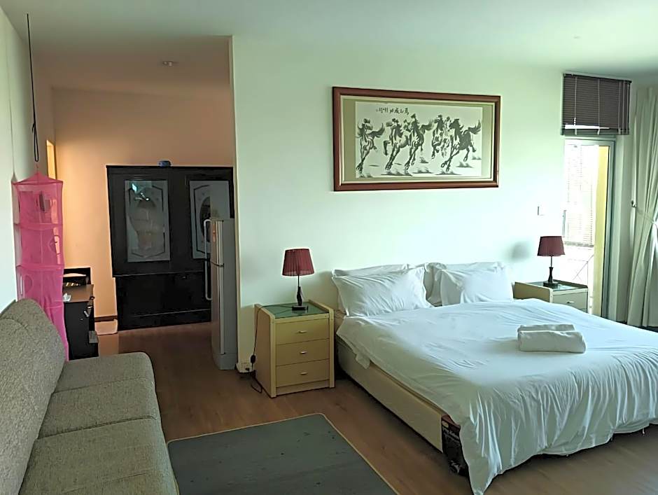Natol Homestay - Kuching Home Penthouse Airport Road