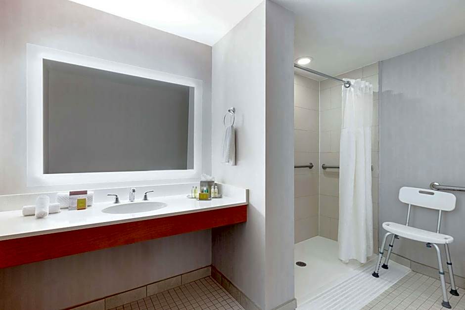 DoubleTree By Hilton Hotel Atlanta Airport