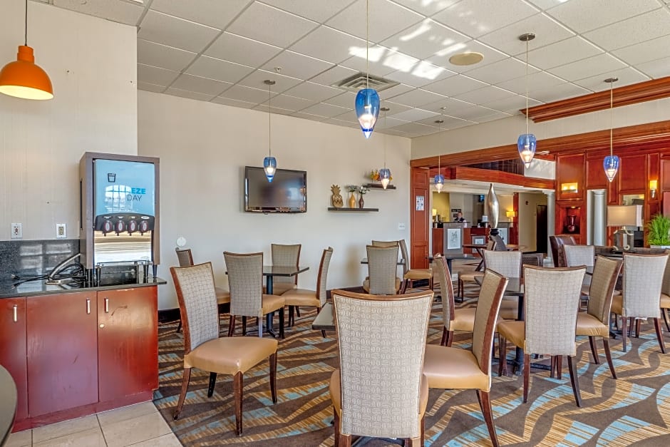 Holiday Inn Express & Suites Oklahoma City Northwest By IHG
