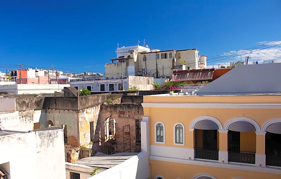 Palacio Provincial San Juan, Curio Collection by Hilton