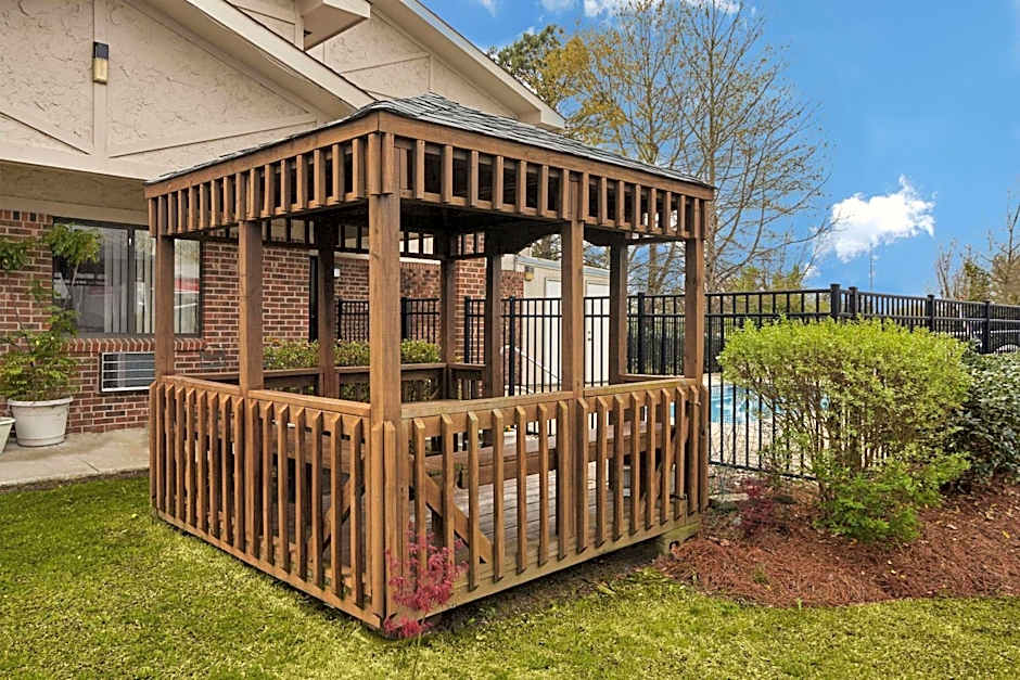 Super 8 by Wyndham Greenville