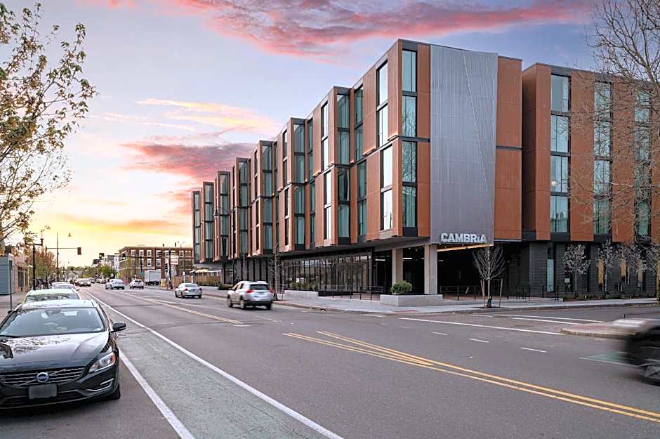 Cambria Hotel Boston Somerville