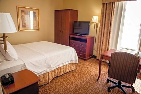 1 Queen Bed Select Room