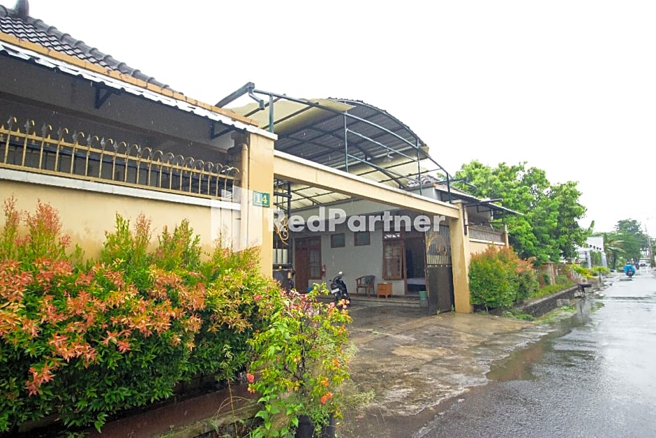 De Kost Solo Mitra RedDoorz