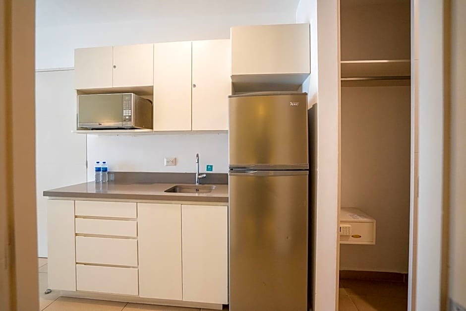 Pacific Palace Beach Tower Hotel