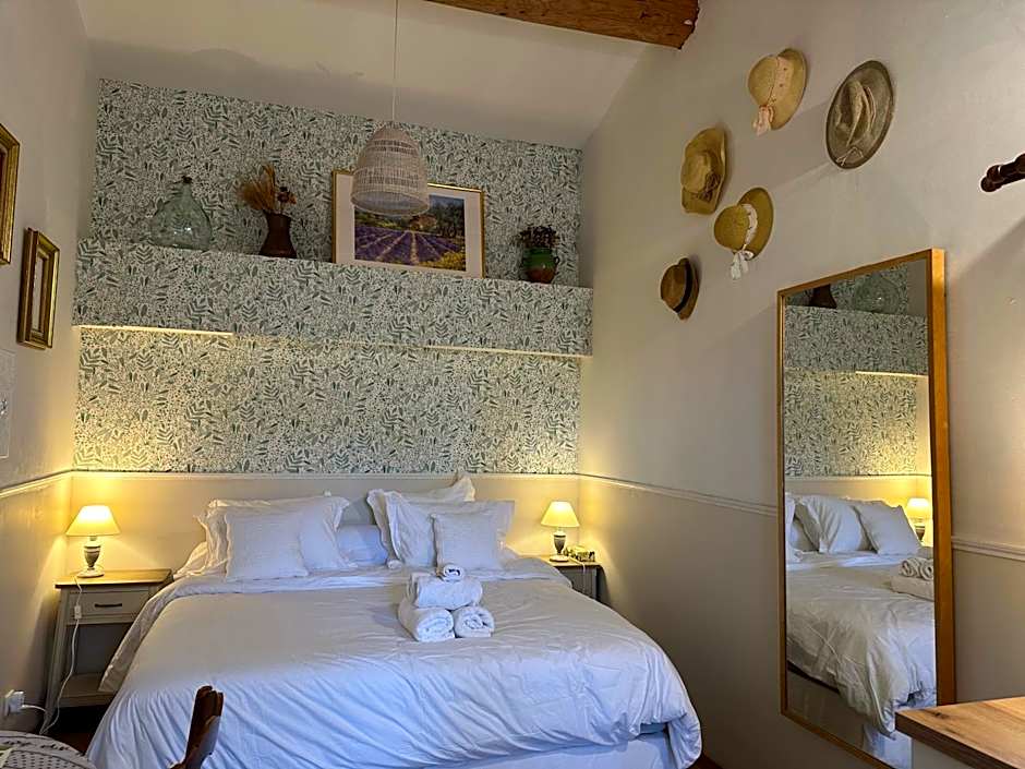 1560- Domaine Des Cinq Jardins- A Magical and Authentic Mansion