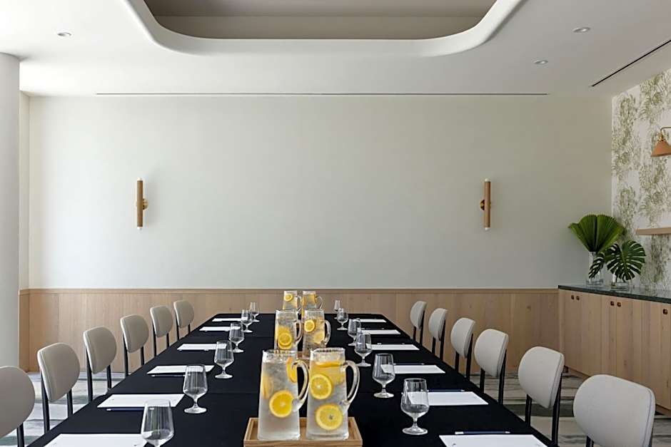 Hotel Indigo Grand Cayman By IHG