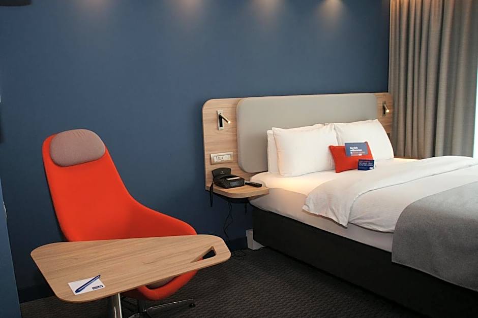 Holiday Inn Express Zürich Airport By IHG