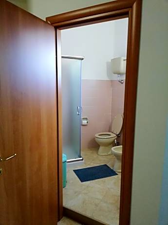 Economy Triple Room
