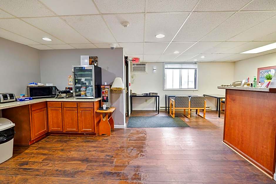 OYO Hotel Pipestone MN, Canterbury Park