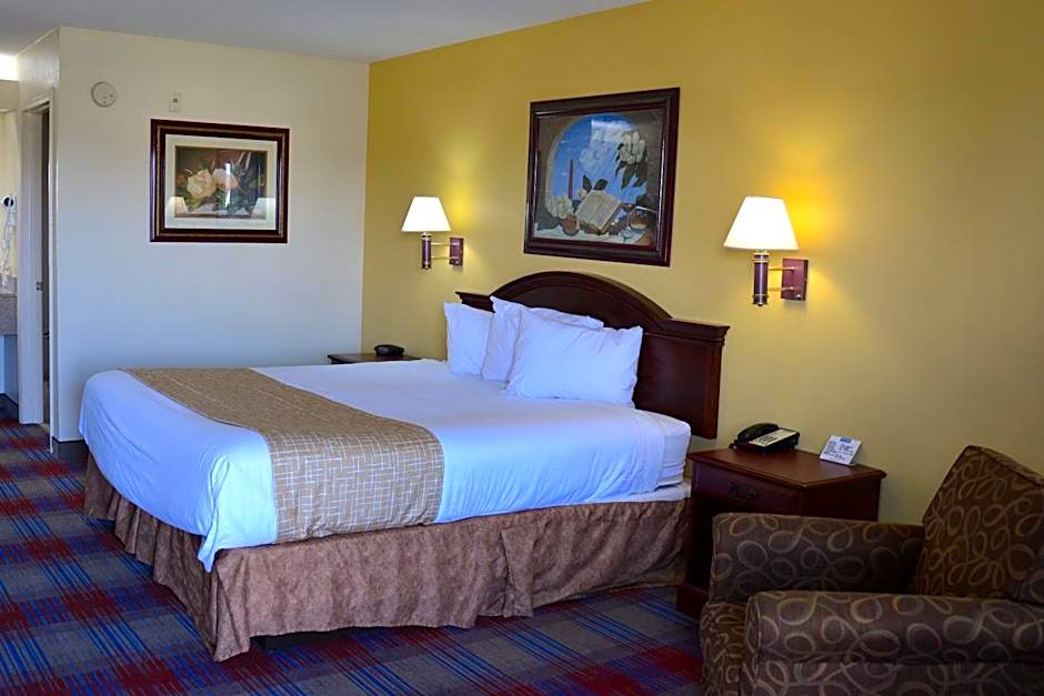 Travelodge by Wyndham Montgomery East