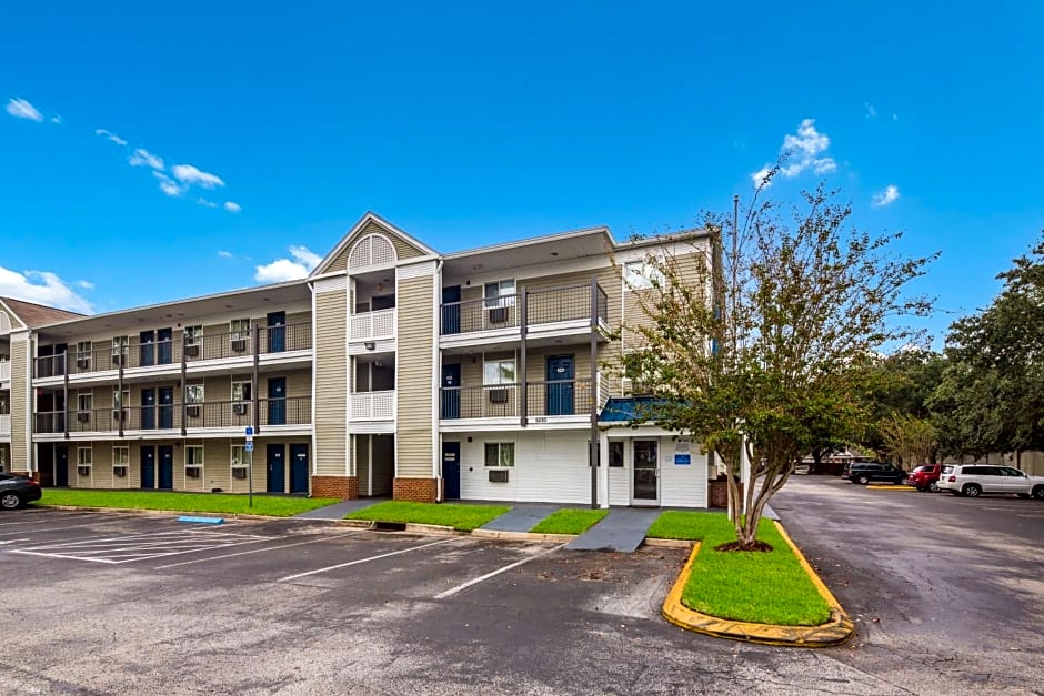 Motel 6-Jacksonville, FL - South