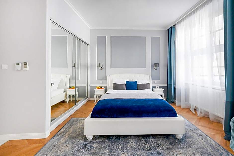 Main Square Apartments
