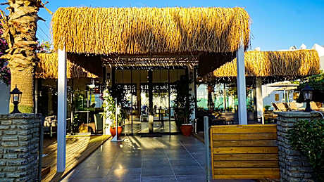 Yalıpark Beach Hotel