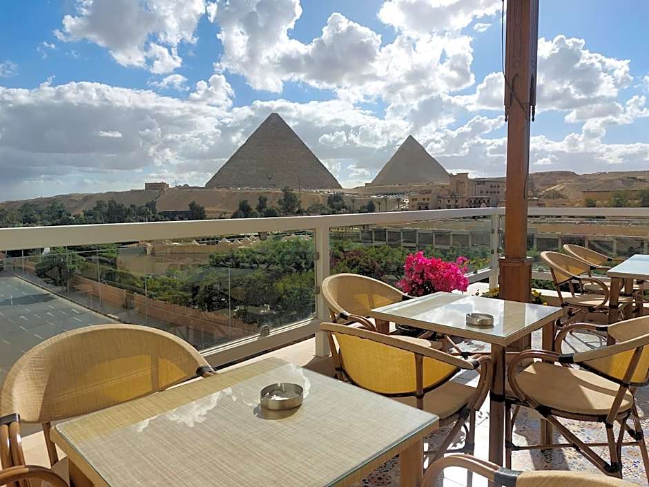 DouDou Pyramids View Hotel
