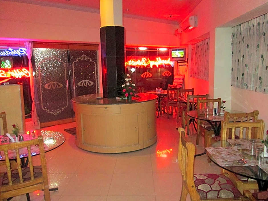 Hotel Manhattan – Chennai, IL