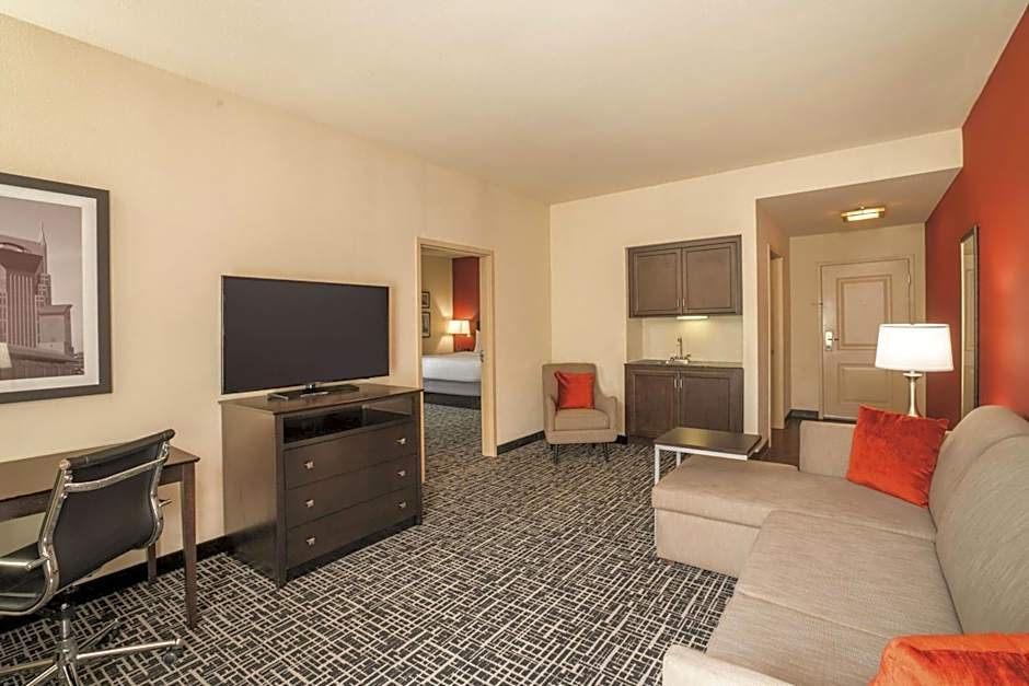 La Quinta Inn & Suites by Wyndham Smyrna Tennessee - Nashville