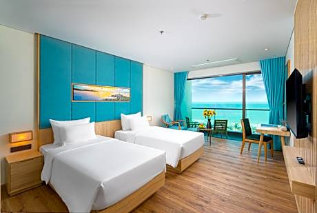 Pacific Ocean Twin With Balcony