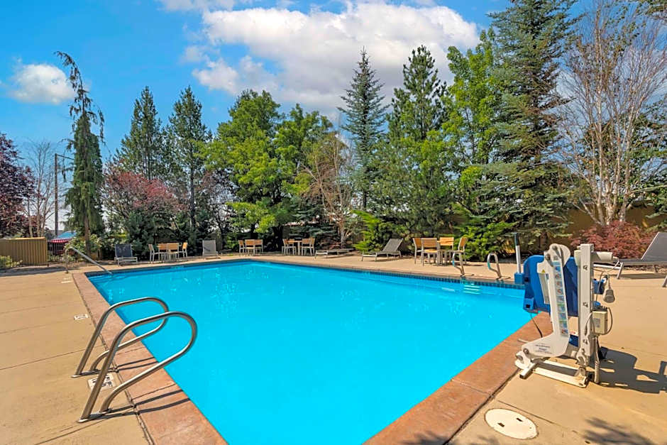 Best Western Plus Olympic Inn