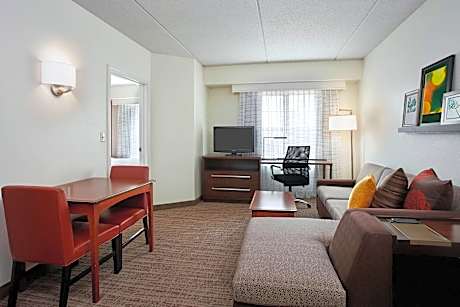 Suite, 1 Bedroom (Hearing Accessible) (1 Queen Bed and 1 Double Sofa Bed)