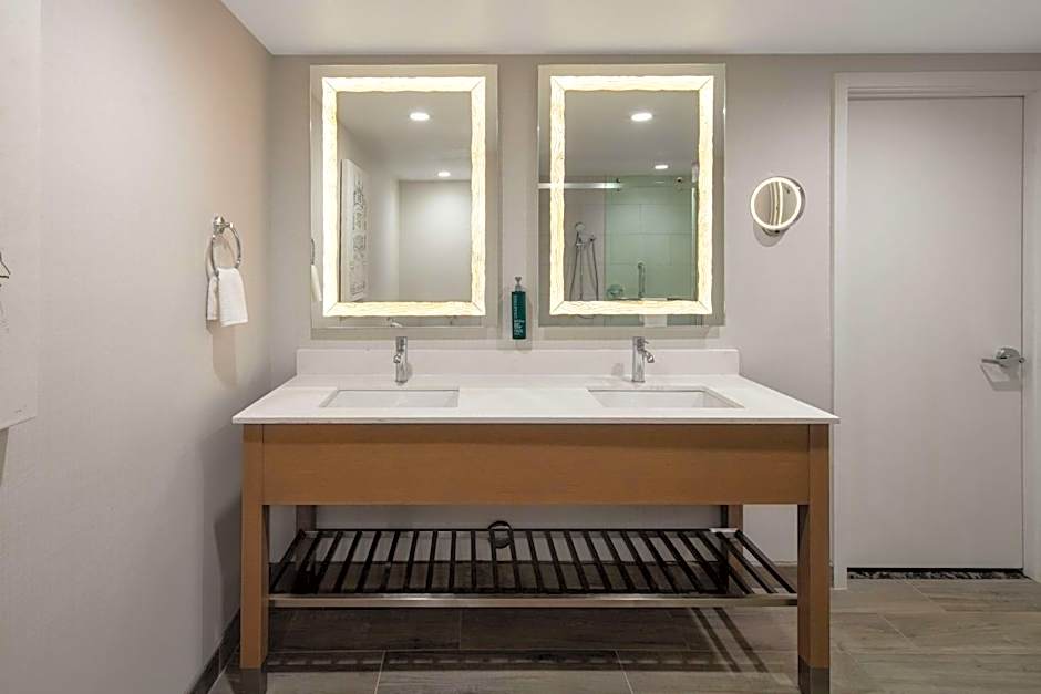 DoubleTree By Hilton Sacramento