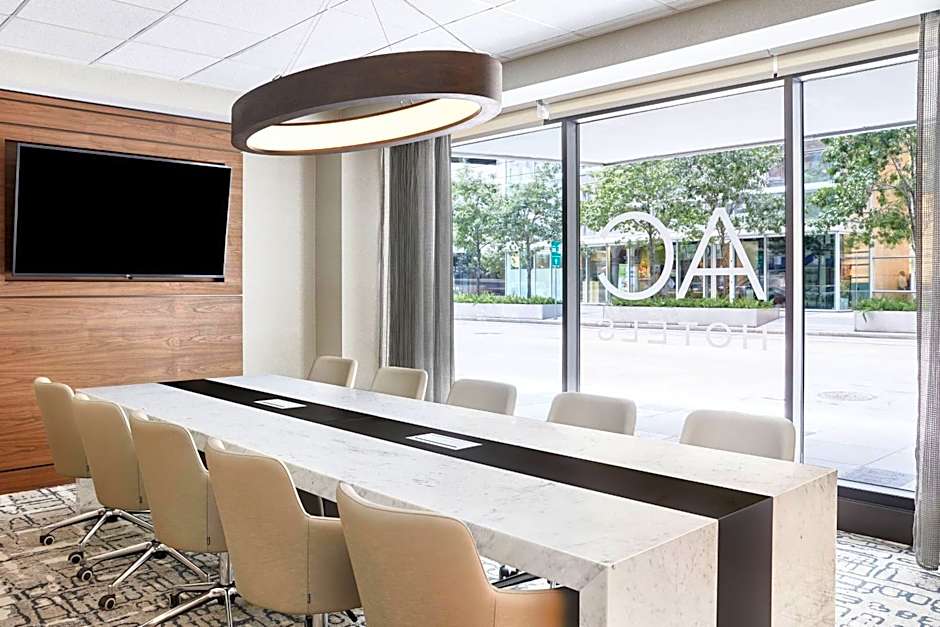 AC Hotel by Marriott Houston Downtown