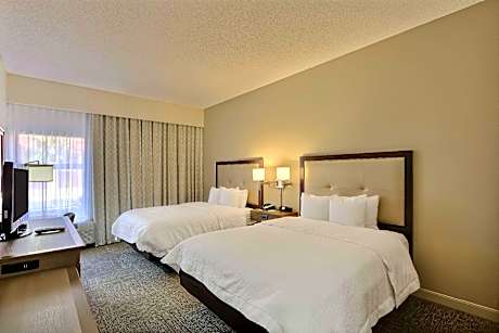 2 QUEENS MOBILITY/HEARING ACCESS RI SHWR NS