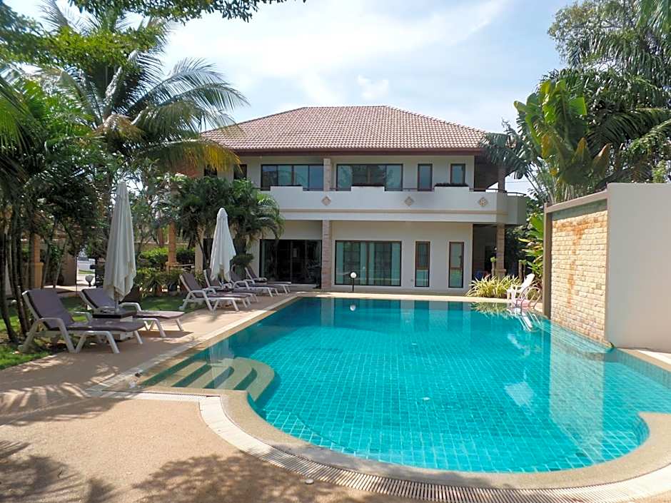 Babylon Pool Villas