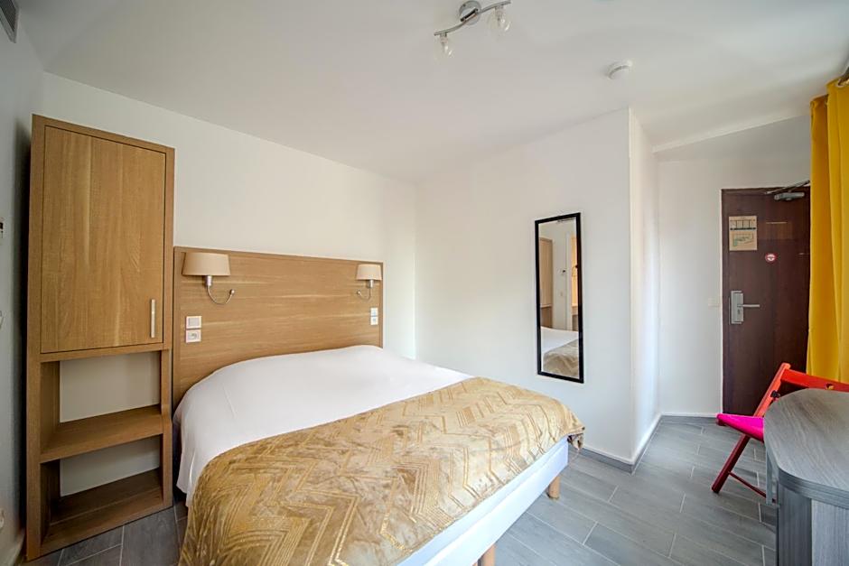 Photo 1 of 4 of Standard 1 Double Bed or 2 Beds