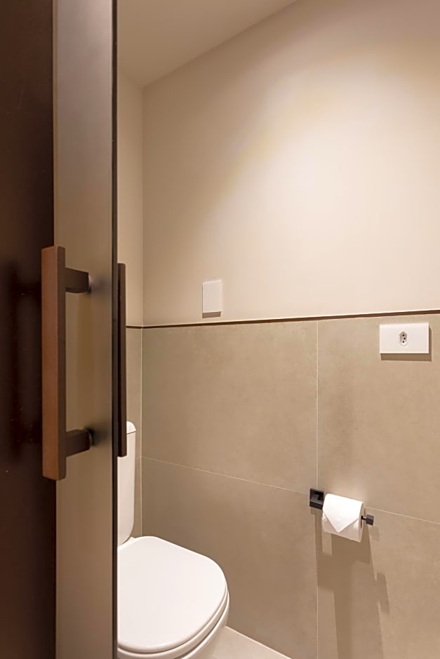 QOYA Hotel Curitiba, Curio Collection by Hilton