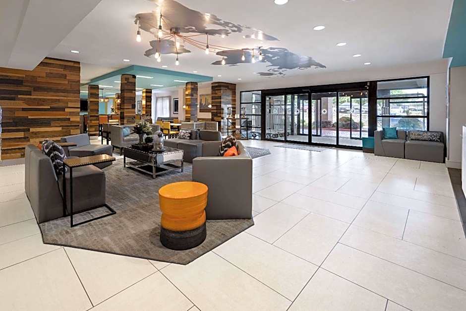 La Quinta Inn & Suites by Wyndham Atlanta Airport North