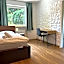 Riverside Airport Hotel