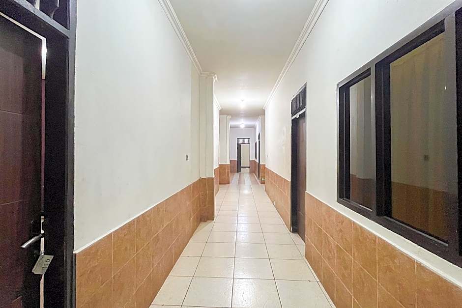 Urbanview Hotel Transit near Bandara Sultan Hasanuddin – Maros, CA