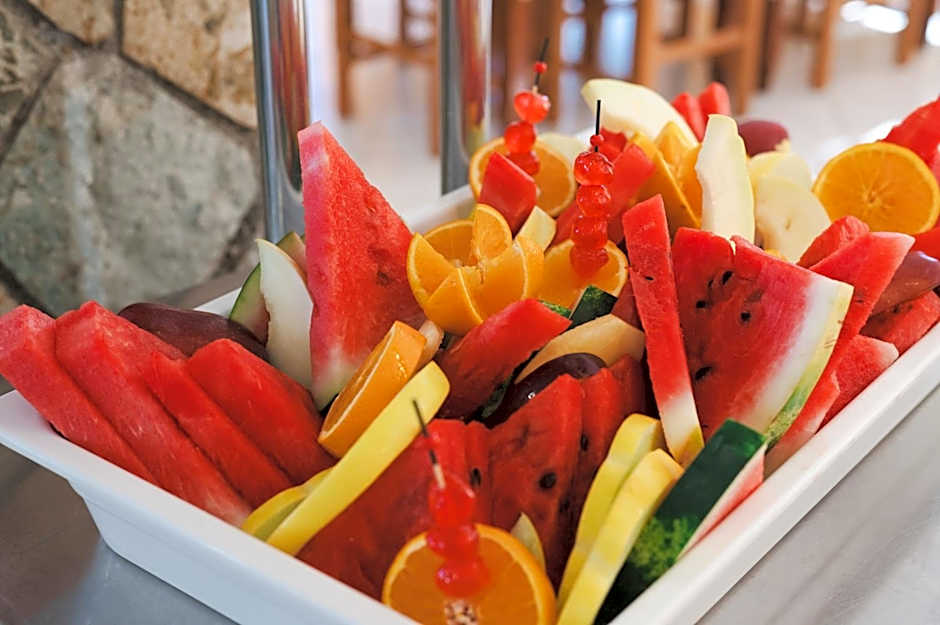 Village Inn Studios & Family Apartments