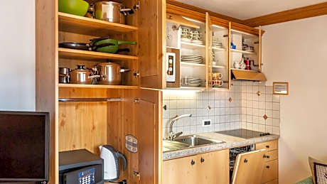 Superior Two-Bedroom Apartment (6 Adults)