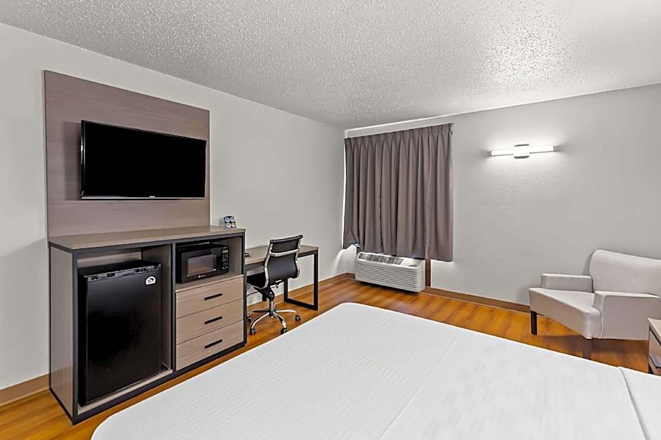 Red Lion Inn & Suites Pontoon Beach