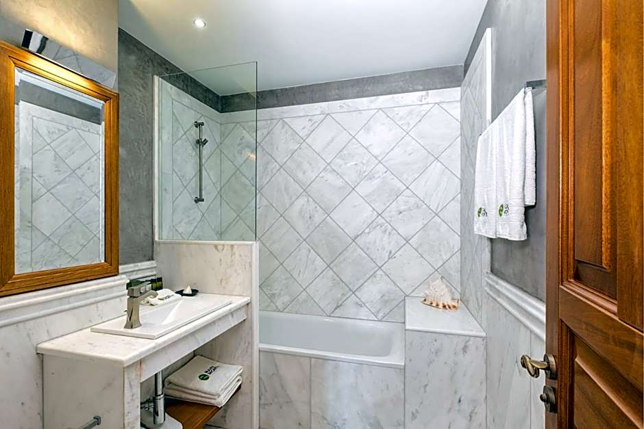 Mare Monte Luxury Suites