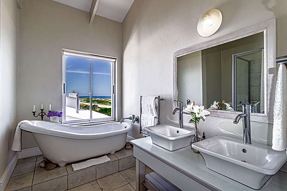 138 Marine Beachfront Guesthouse