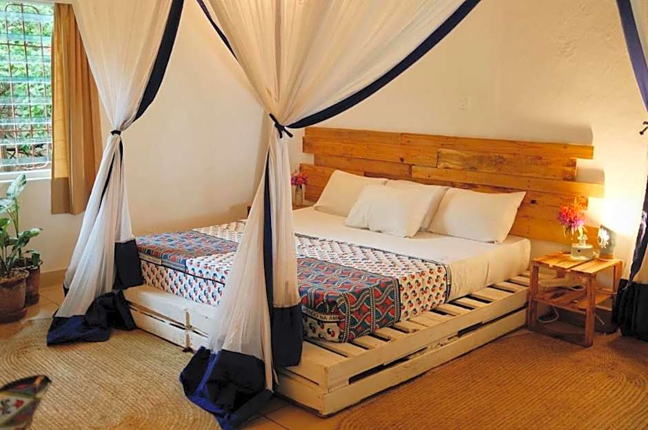 Salty's Kitesurf Village