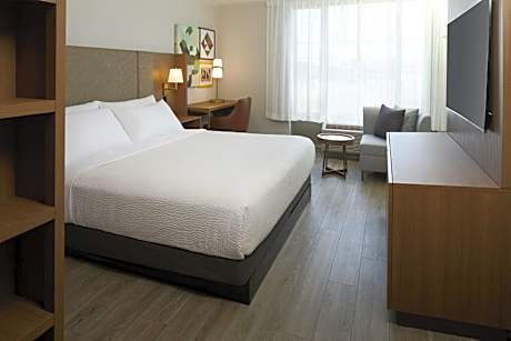 Holiday Inn & Suites Montreal Airport by IHG