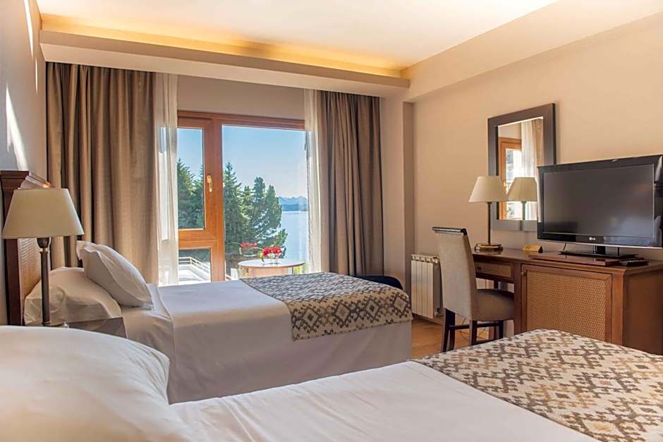 Cacique Inacayal Lake Hotel & Spa