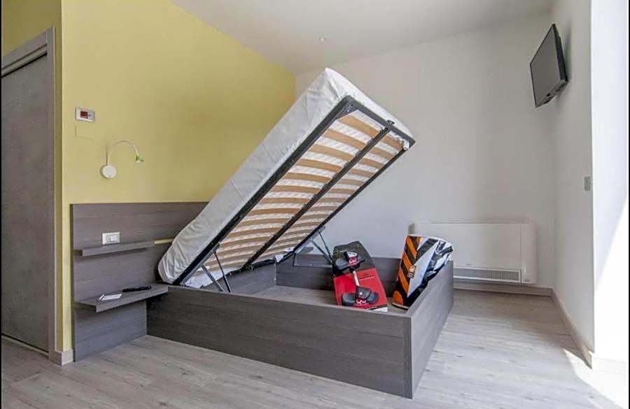 Antica Campione Rooms & Hostel