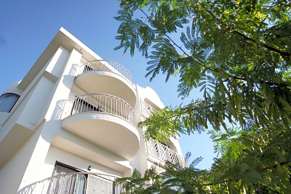 Icon Beach Suites Hotel Sovalye Island