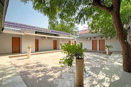 Hotel O Aavkar