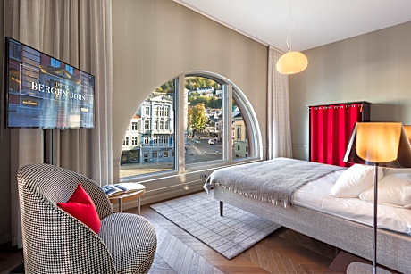 Junior King Suite with City View